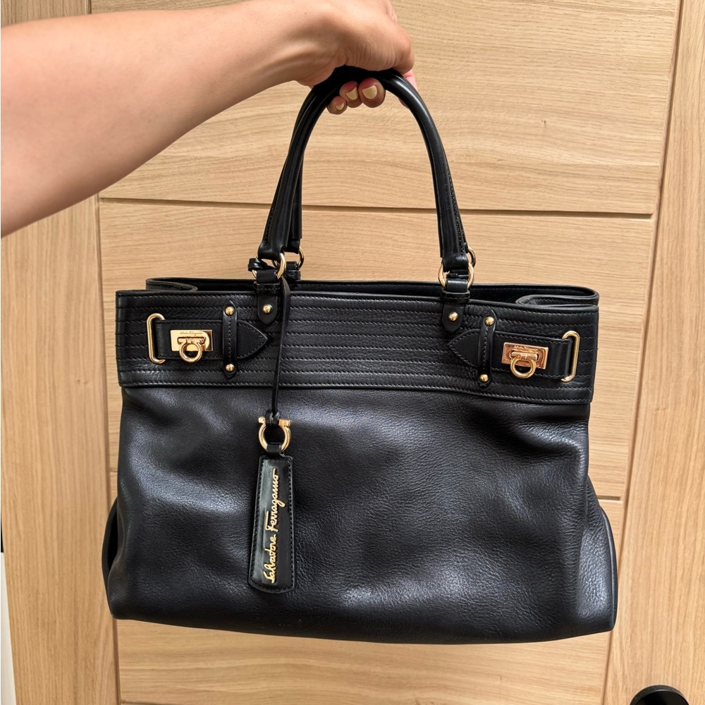 Ferragamo
Leather Top-Handle Satchel Bag